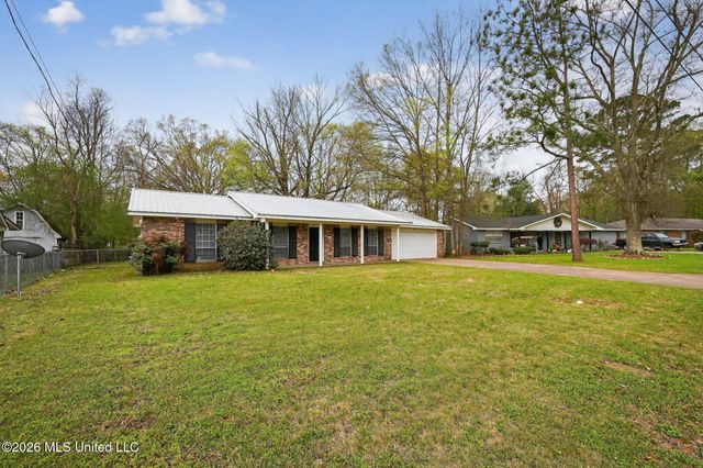 1027 Autumn Street, Jackson, MS 39212