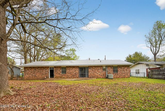 1027 Autumn Street, Jackson, MS 39212