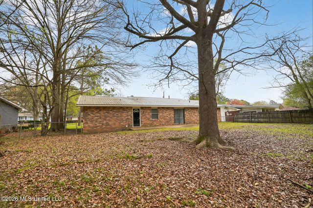 1027 Autumn Street, Jackson, MS 39212