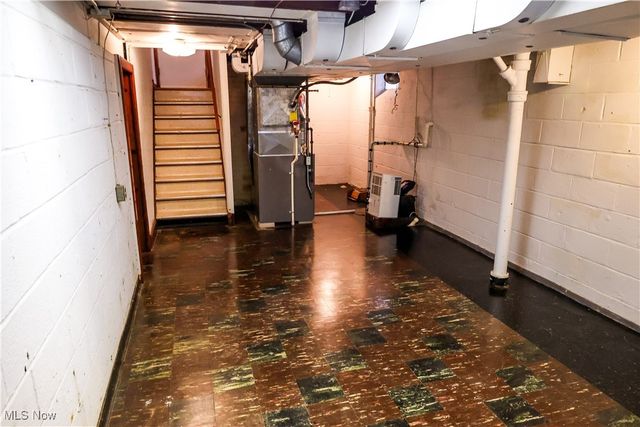 5979 Twin Lakes Drive, Parma, OH 44129