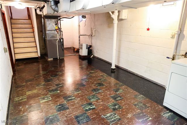 5979 Twin Lakes Drive, Parma, OH 44129