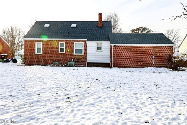 5979 Twin Lakes Drive, Parma, OH 44129