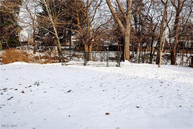 5979 Twin Lakes Drive, Parma, OH 44129