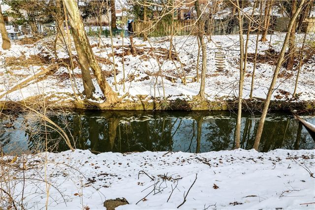 5979 Twin Lakes Drive, Parma, OH 44129