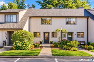67 Cambridge Court 67, Beacon Falls, CT 06403