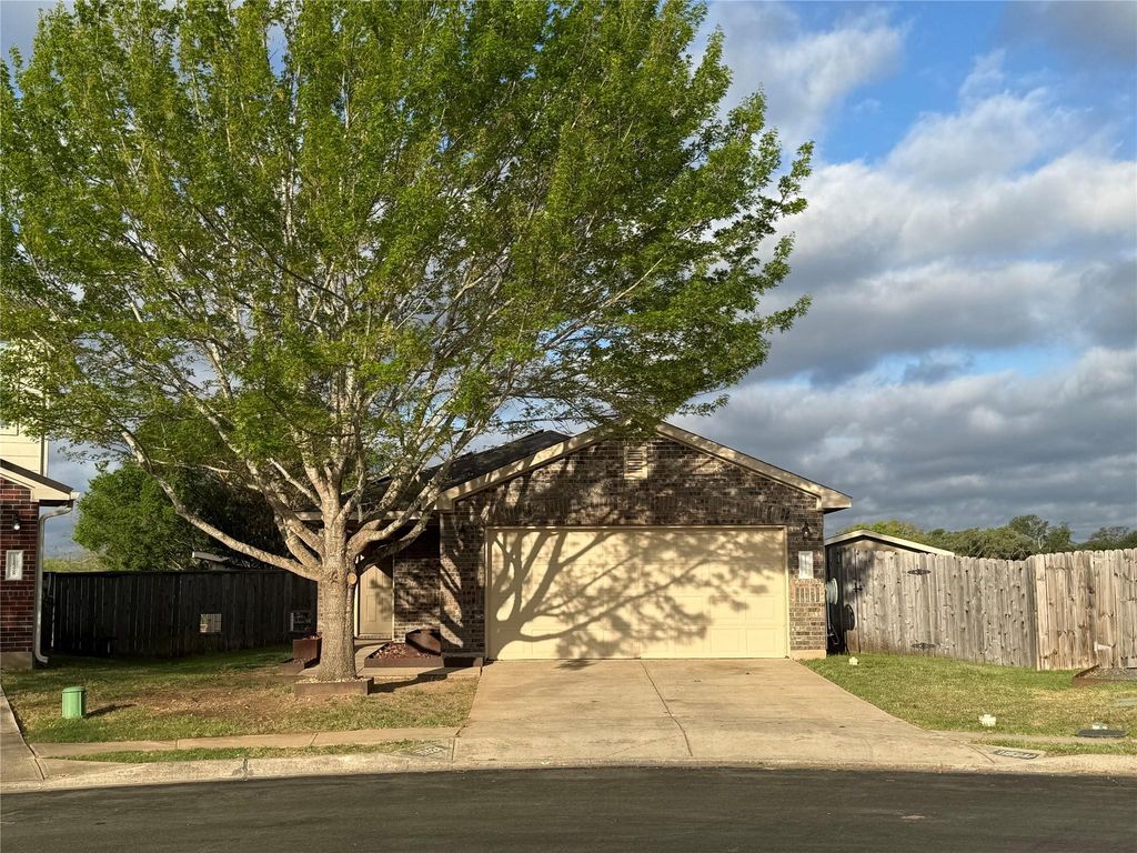11524 Ashbrook DR, Manchaca, TX 78652