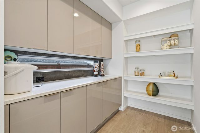 6563 SE 8th Place, Renton, WA 98059