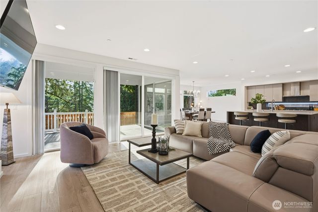 6563 SE 8th Place, Renton, WA 98059