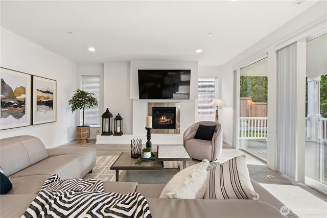 6563 SE 8th Place, Renton, WA 98059