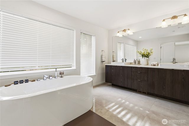 6563 SE 8th Place, Renton, WA 98059