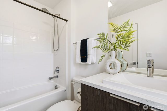 6563 SE 8th Place, Renton, WA 98059