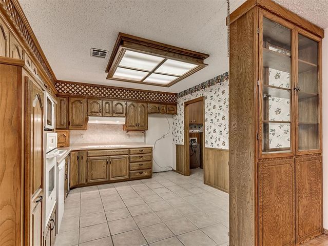 3713 N Bryan Avenue, Bethany, OK 73008