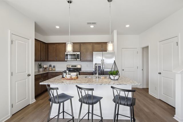 206 Martindale Ln, Clarksville, TN 37043