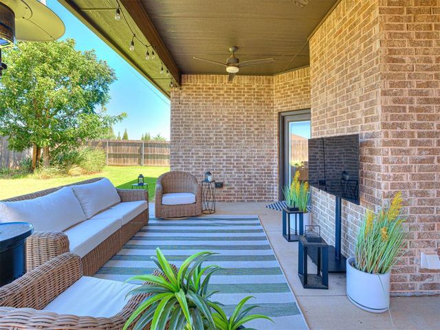 15605 Capri Lane, Edmond, OK 73013