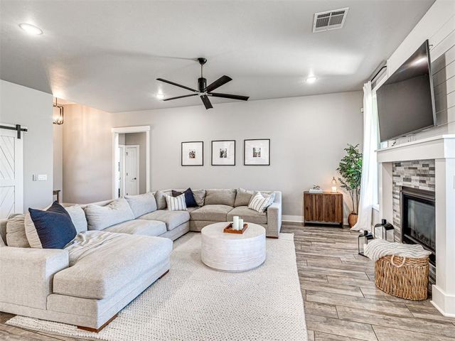 15605 Capri Lane, Edmond, OK 73013