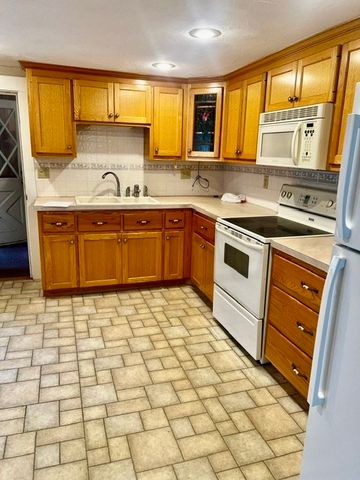 39 Beach St 1, Milford, MA 01757