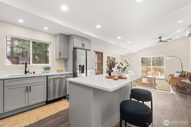 11828 Cove Road SW, Vashon, WA 98070