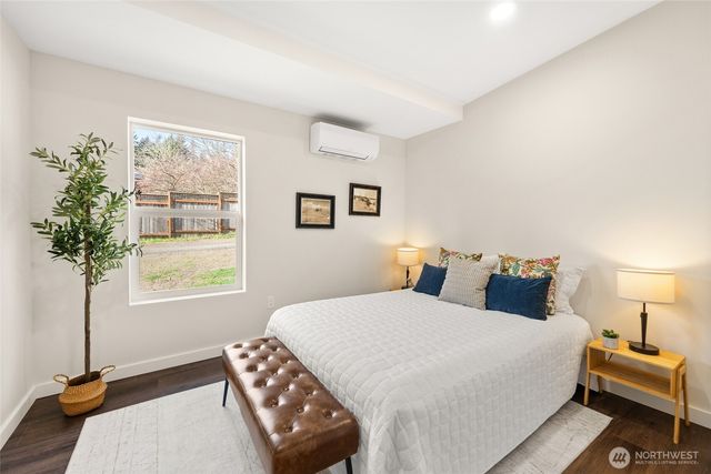 11828 Cove Road SW, Vashon, WA 98070