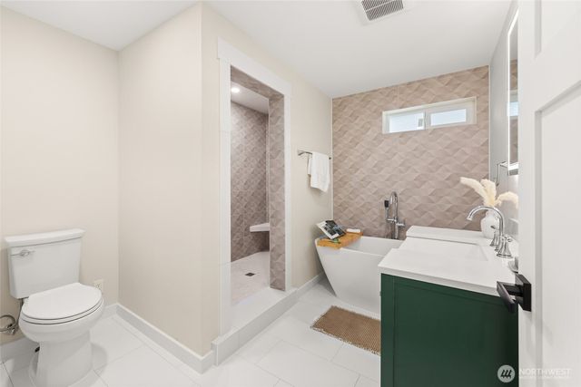 11828 Cove Road SW, Vashon, WA 98070