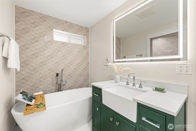 11828 Cove Road SW, Vashon, WA 98070