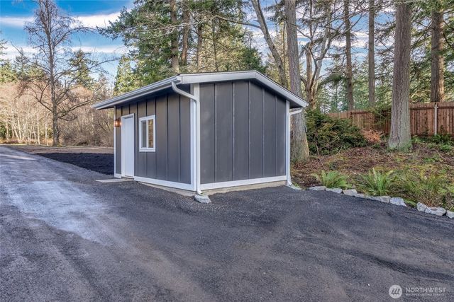 11828 Cove Road SW, Vashon, WA 98070