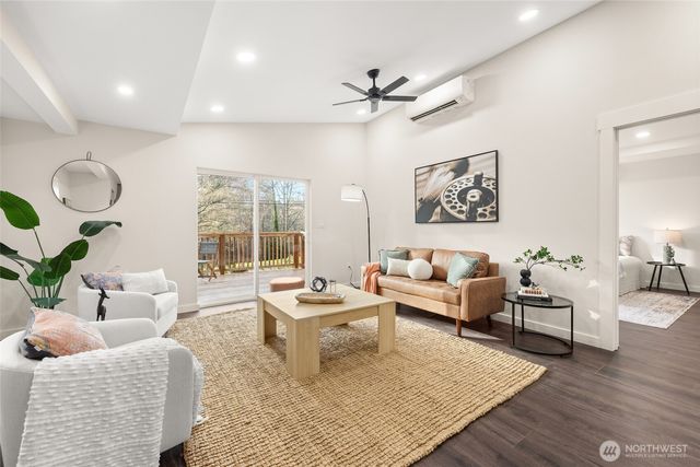 11828 Cove Road SW, Vashon, WA 98070