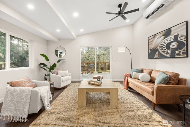 11828 Cove Road SW, Vashon, WA 98070