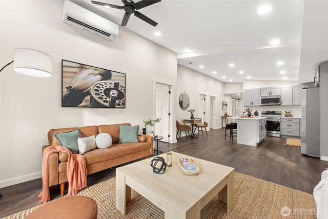 11828 Cove Road SW, Vashon, WA 98070