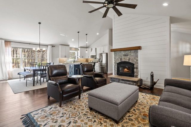 N2872 Balsdon DRIVE, Lake Geneva, WI 53147