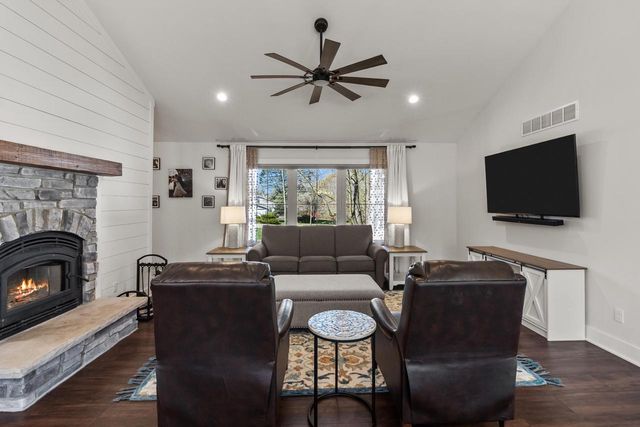 N2872 Balsdon DRIVE, Lake Geneva, WI 53147