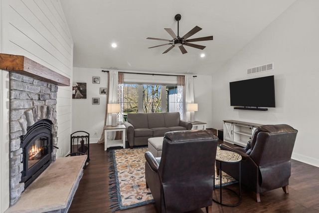 N2872 Balsdon DRIVE, Lake Geneva, WI 53147