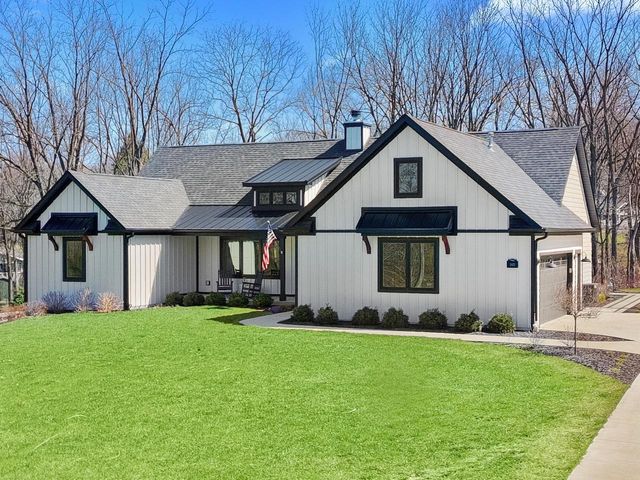 N2872 Balsdon DRIVE, Lake Geneva, WI 53147
