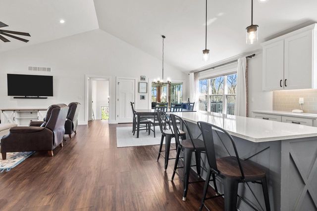 N2872 Balsdon DRIVE, Lake Geneva, WI 53147