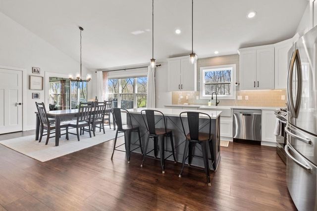 N2872 Balsdon DRIVE, Lake Geneva, WI 53147