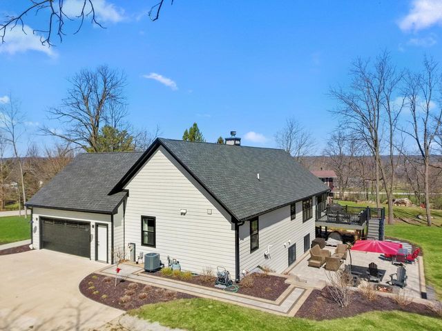 N2872 Balsdon DRIVE, Lake Geneva, WI 53147