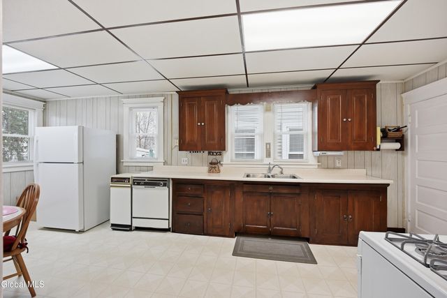 222 6th Avenue, Watervliet, NY 12189