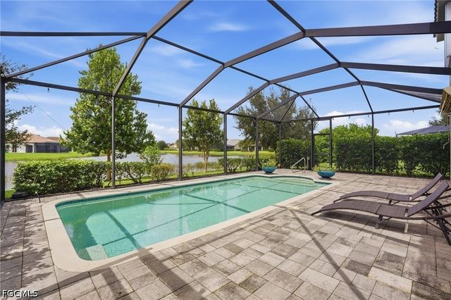2446 Heydon CIR E, Naples, FL 34120