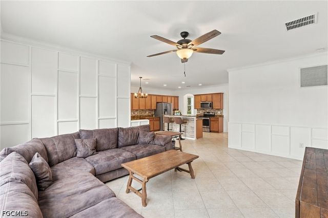 2446 Heydon CIR E, Naples, FL 34120