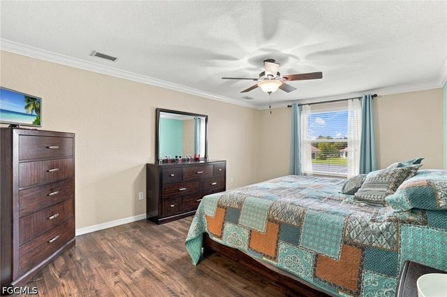 2446 Heydon CIR E, Naples, FL 34120