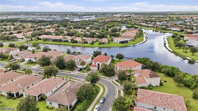 2446 Heydon CIR E, Naples, FL 34120