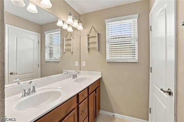 2446 Heydon CIR E, Naples, FL 34120