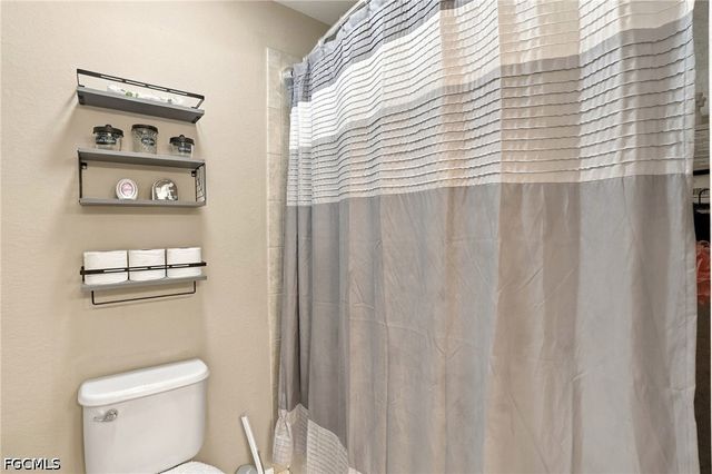 2446 Heydon CIR E, Naples, FL 34120