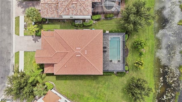 2446 Heydon CIR E, Naples, FL 34120