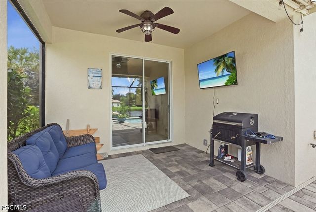 2446 Heydon CIR E, Naples, FL 34120