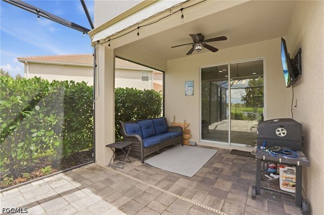 2446 Heydon CIR E, Naples, FL 34120