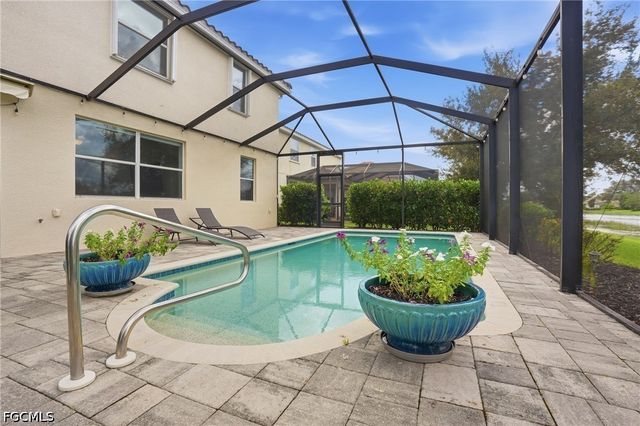 2446 Heydon CIR E, Naples, FL 34120