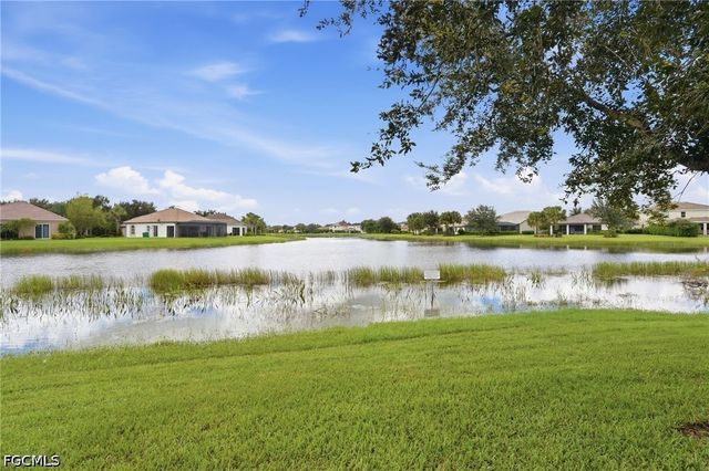 2446 Heydon CIR E, Naples, FL 34120