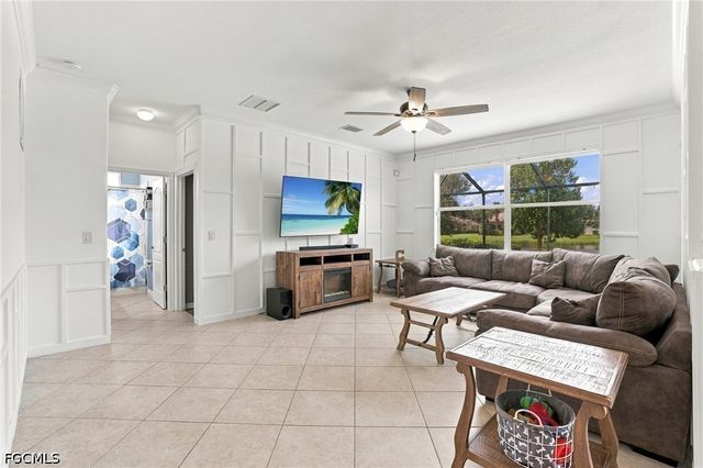 2446 Heydon CIR E, Naples, FL 34120