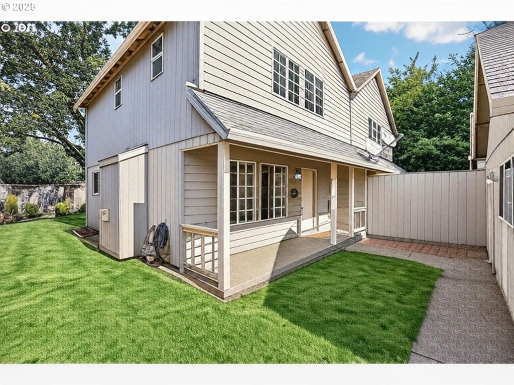 19326 SILVERFOX Pkwy, Oregon City, OR 97045