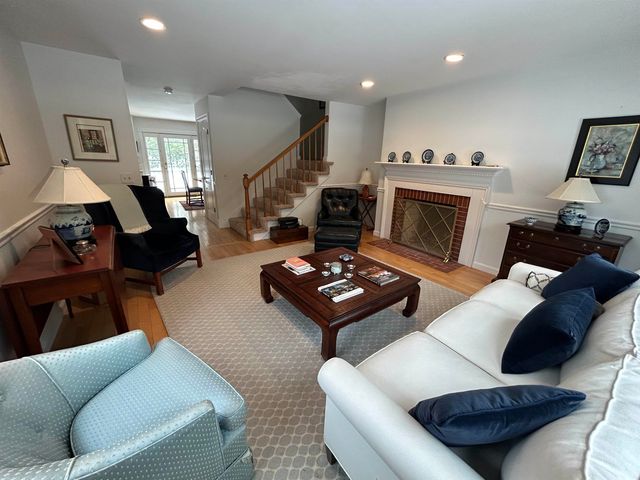 15 Prentiss Way, Exeter, NH 03833